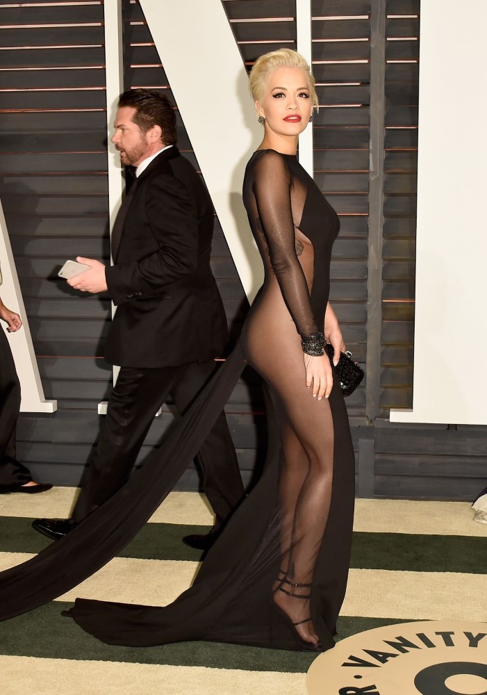 Rita Ora’s sexy bum in Vanity Fair Oscar party